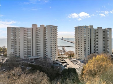 Windward Towers unit 15A, Newport News, VA 23607 - photo 3