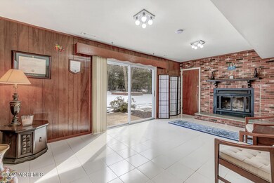 56 Crest Rd Middletown-large-006-003-1F8