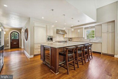 4650 N Dittmar Rd, Arlington, VA 22207 - photo 2