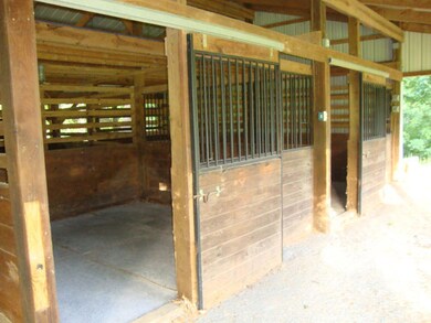 357 Padgetts Hill Road stable a