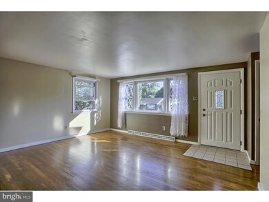 3406 Sheidy Ave, Reading, PA 19605 - photo 7