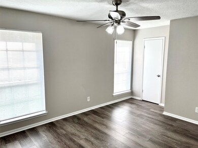 11806 Kirknoll Dr, Houston, TX 77089 - photo 5