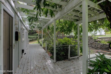 536 Hudson St, Hawley, PA 18428 - photo 5