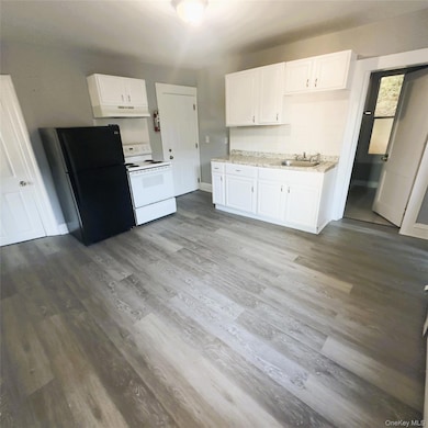 26 Du Bois Ave unit 2, Poughkeepsie, NY 12601 - photo 3