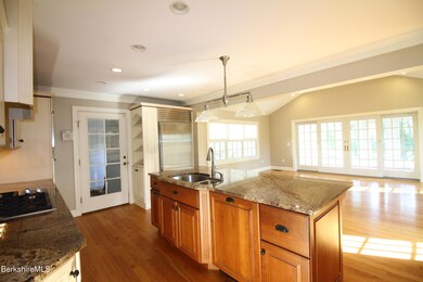 51 Anita Dr, Pittsfield, MA 01201 - photo 3