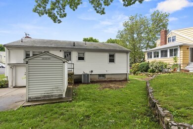 9 Graybriar Ln, Lynn, MA 01902 - photo 6