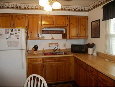 4825 E 18th St, Indianapolis, IN 46218 - photo 7