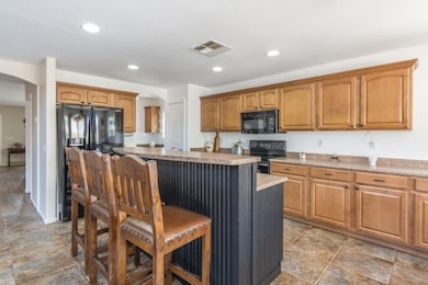 4) KITCHEN