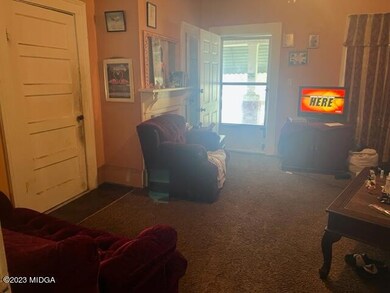 863Richmondlivingrm