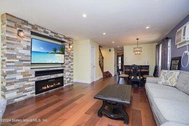 24 Heinz Ave, Staten Island, NY 10308 - photo 3