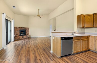 Living area/Kitchen