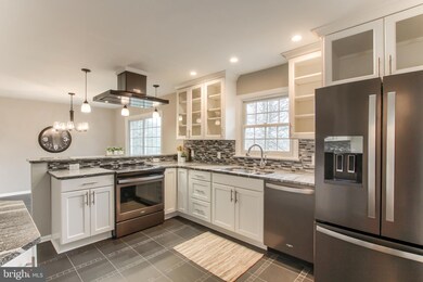 4858 Hawthorn Dr, Harrisburg, PA 17111 - photo 7