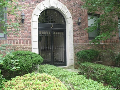 64 Sagamore Rd unit J 1, Bronxville, NY 10708 - photo 2