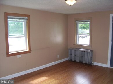 1018 Grosstown Rd, Pottstown, PA 19464 - photo 5