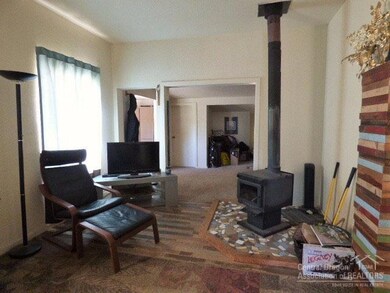 1533 NW 8th St, Bend, OR 97701 - photo 2