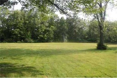 32 Spruce St, Greenfield, MA 01301 - photo 4