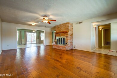 003_Living Room
