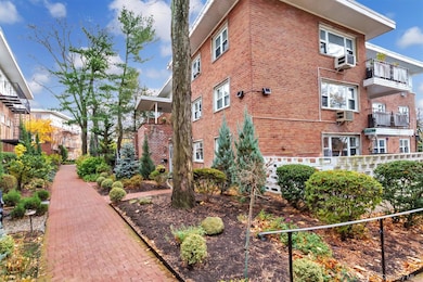 200 S Middle Neck Rd unit J-6, Great Neck, NY 11021 - photo 3