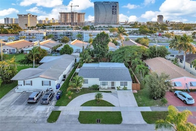 1012 NE 2nd St, Hallandale Beach, FL 33009 - photo 2