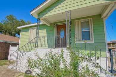 2561 New York St, New Orleans, LA 70122 - photo 2