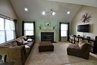 200 Winding Canyon Way, Algonquin, IL 60102 - photo 2