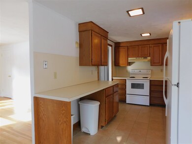 25 Crescent St, Plymouth, NH 03264 - photo 7