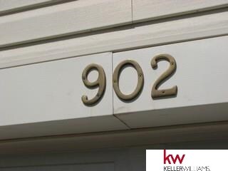 902 Mineral Dr, Papillion, NE 68046 - photo 4
