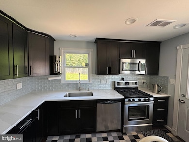 2516 Lightfoot Dr, Baltimore, MD 21209 - photo 7