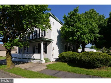 14 W Carroll St, Saint Clair, PA 17970 - photo 2