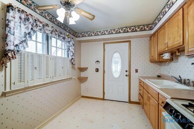 2622 102nd St, Toledo, OH 43611 - photo 3