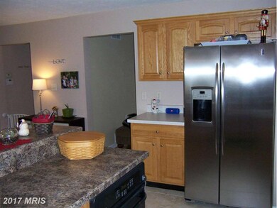 548 Franklin Square Dr, Chambersburg, PA 17201 - photo 5