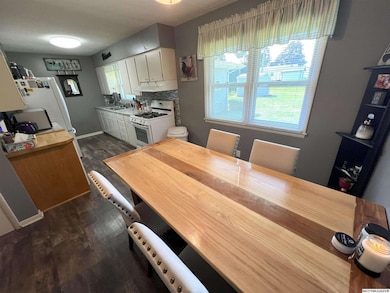 1226 Mechanic St, Osage, IA 50461 - photo 6