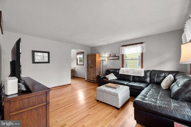 1513 Arbutus Ave, Halethorpe, MD 21227 - photo 2