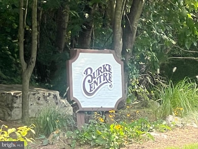 5918 Cove Landing Rd unit 204, Burke, VA 22015 - photo 3