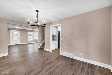 3006 Abbe Rd N, Sheffield Lake, OH 44054 - photo 7