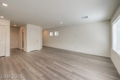 Photos are of model home and are for representational purposes only. Actual home finishes may vary;