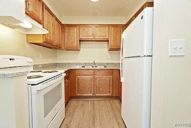 74 Sundridge Dr, Buffalo, NY 14228 - photo 3