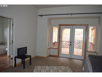 Bedroom, Primary