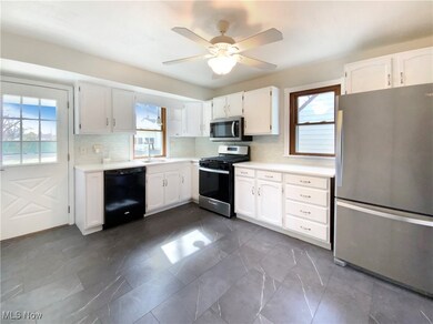 23186 Gay St, Euclid, OH 44123 - photo 6