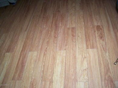 LAMINATE FLOORING