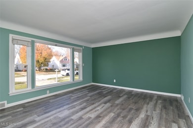 355 Blissfield Dr, Willowick, OH 44095 - photo 6