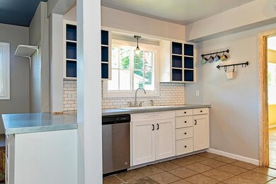 1361 NW Conklin Ave, Grants Pass, OR 97526 - photo 4