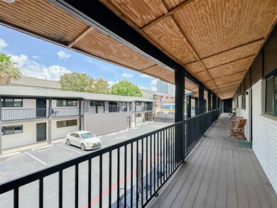 1508 California St unit 10, Houston, TX 77006 - photo 2