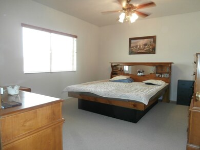 10290 S Gwen de Fortuna Cir, Yuma, AZ 85367 - photo 6