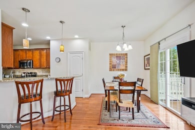 6894 Boothe Ln, Haymarket, VA 20169 - photo 5