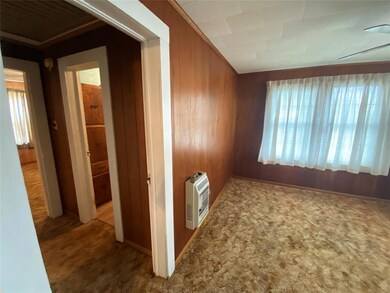 402 W Denison Ave, Bonham, TX 75418 - photo 6