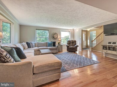 5792 Hurdle Hill Ct, Frederick, MD 21703 - photo 4