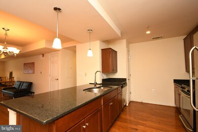 4069 S Four Mile Run Dr unit 104, Arlington, VA 22204 - photo 7