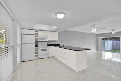 704 NE 23rd Ave unit 2, Pompano Beach, FL 33062 - photo 4