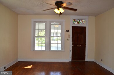 233 Mallow Hill Rd, Baltimore, MD 21229 - photo 3